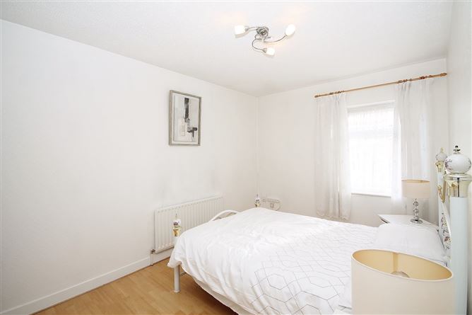 27 Kilmartin Park, Tallaght, Dublin 24