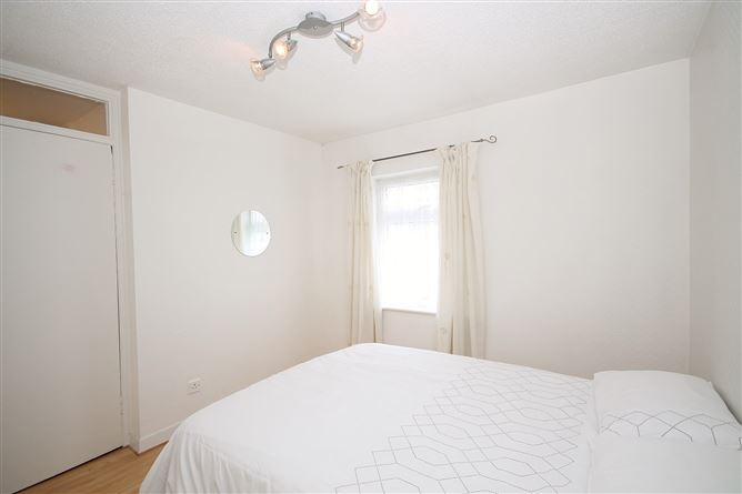 27 Kilmartin Park, Tallaght, Dublin 24