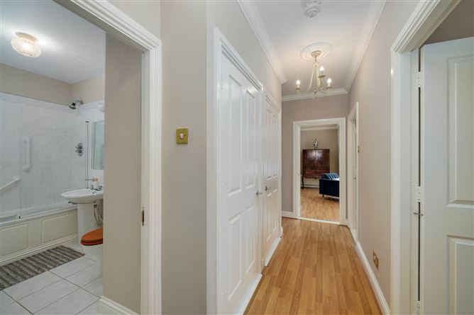 15 Marlfield House, Saint Gabriels, Cabinteely, Dublin 18