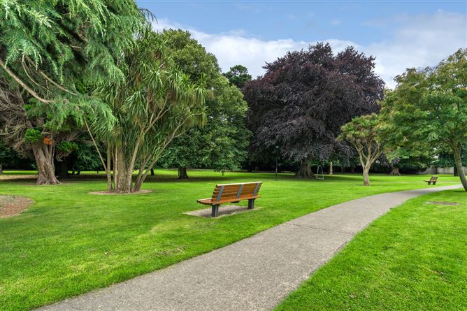 15 Marlfield House, Saint Gabriels, Cabinteely, Dublin 18