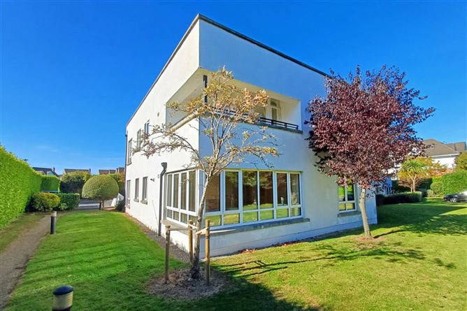 15 Marlfield House, Saint Gabriels, Cabinteely, Dublin 18