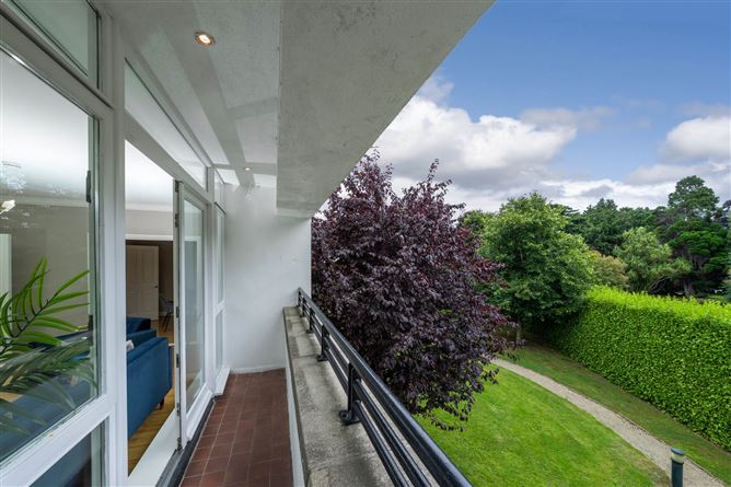 15 Marlfield House, Saint Gabriels, Cabinteely, Dublin 18