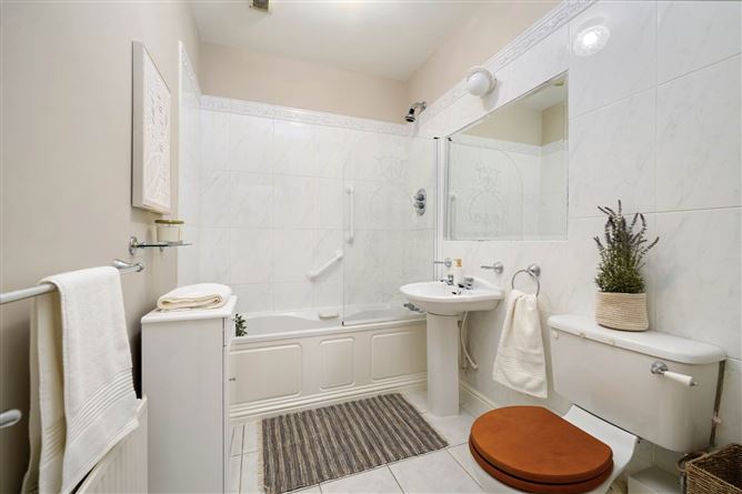 15 Marlfield House, Saint Gabriels, Cabinteely, Dublin 18