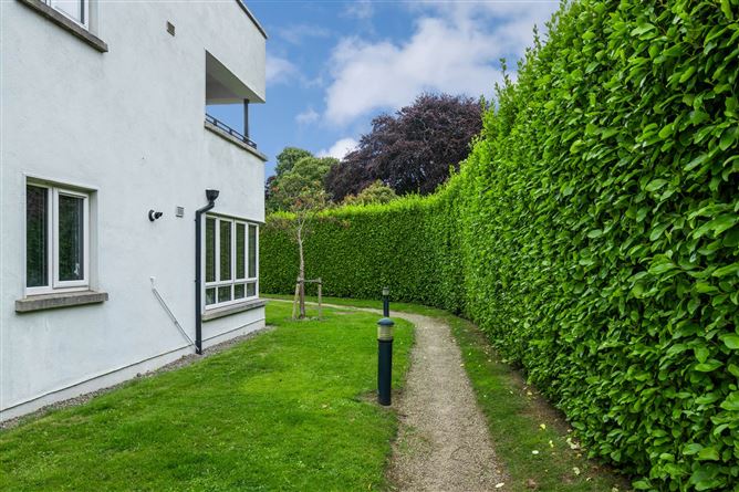 15 Marlfield House, Saint Gabriels, Cabinteely, Dublin 18