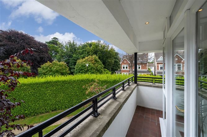 15 Marlfield House, Saint Gabriels, Cabinteely, Dublin 18