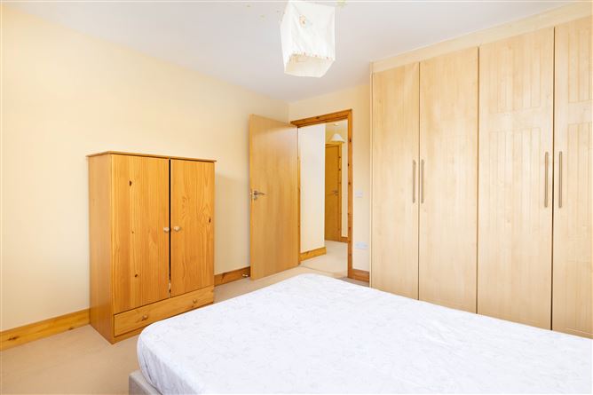 9 Castlegate Terrace, Lucan, Dublin