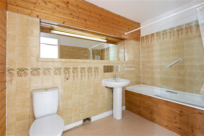 17 Adelaide, Strand Road , Sandymount, Dublin 4