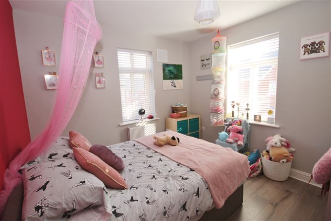 4 The Close, Citywest Village, Citywest, D 24