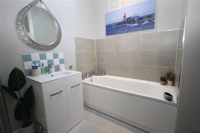 4 The Close, Citywest Village, Citywest, D 24