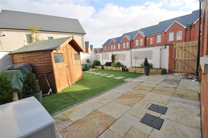 4 The Close, Citywest Village, Citywest, D 24