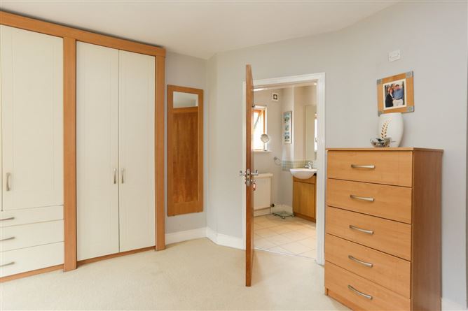 5 Cairnfort, Stepaside, Dublin 18