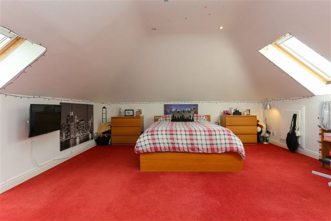 5 Cairnfort, Stepaside, Dublin 18