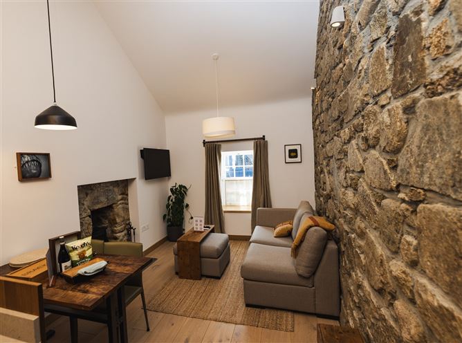 Bracken Luxury Cottage,H91DD27, Roundstone, Galway