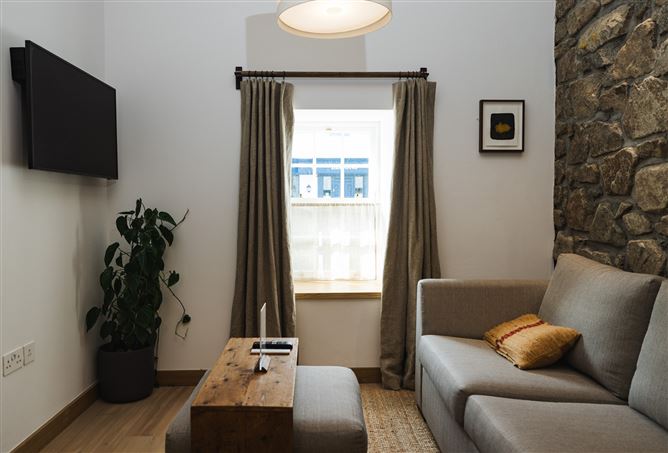 Bracken Luxury Cottage,H91DD27, Roundstone, Galway