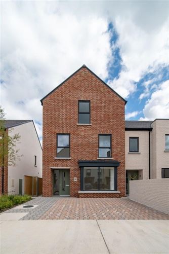 23 The Drive, Stonehaven, Naas, Co. Kildare