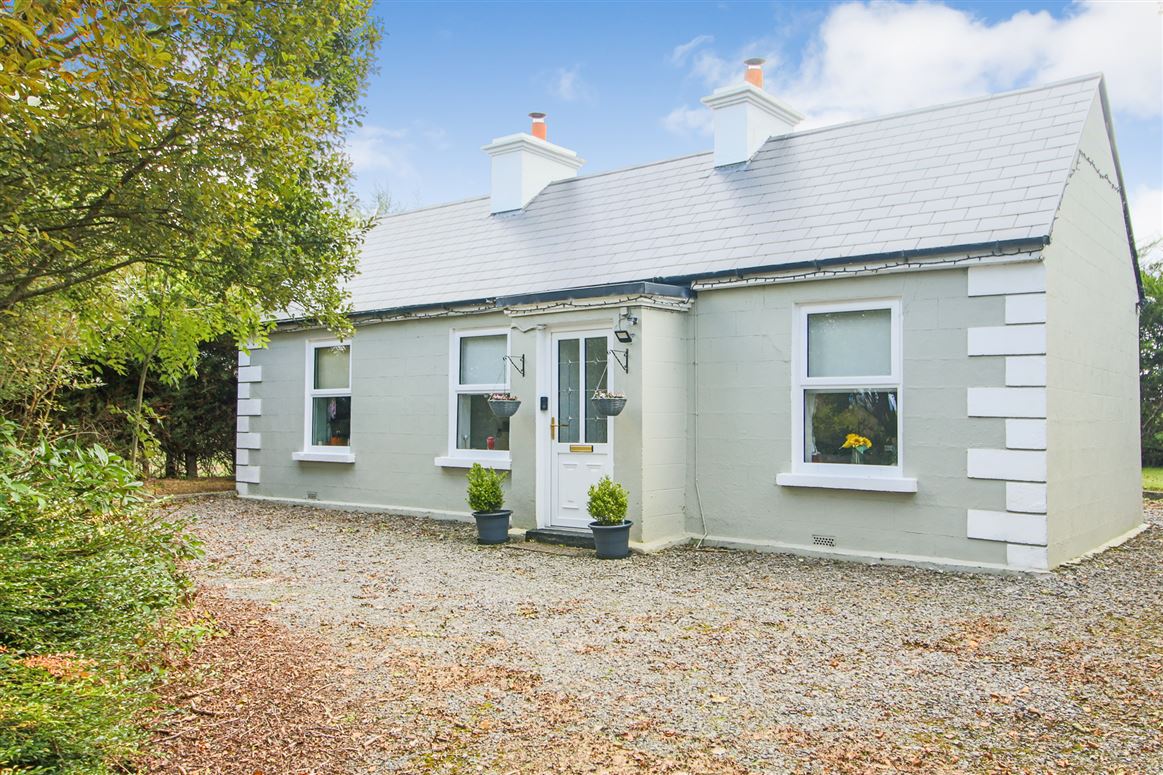 Blackberry Cottage, Lurgan, Frenchpark, Co. Roscommon