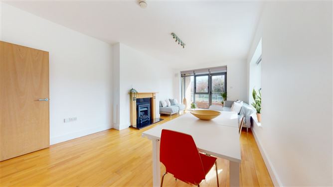 2 The Oval, Tullyvale, Cabinteely, Dublin 18