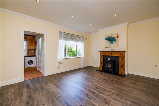 https://photos-a.propertyimages.ie/media/5/0/7/4696705/d6446df5-81cc-4d68-87af-c8d3d1214a4c_l.jpg
