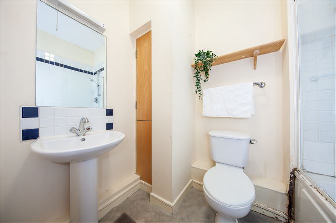 https://photos-a.propertyimages.ie/media/5/0/7/5006705/38f88cbd-e284-48fb-8013-68f6790c1d5f_l.jpg