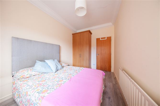 https://photos-a.propertyimages.ie/media/5/0/7/5006705/38f88cbd-e284-48fb-8013-68f6790c1d5f_l.jpg