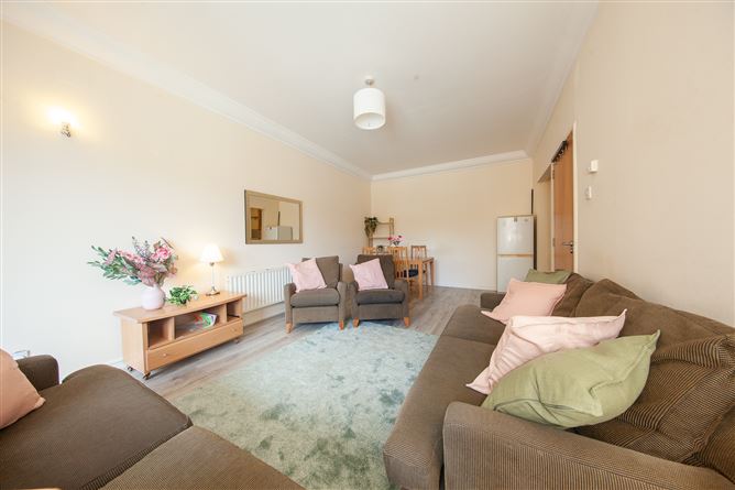 https://photos-a.propertyimages.ie/media/5/0/7/5006705/38f88cbd-e284-48fb-8013-68f6790c1d5f_l.jpg