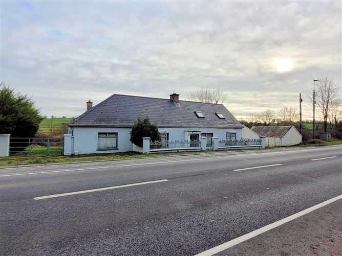 Main image for Rose Cottage, Limerick Road, Newmarket on Fergus, Clare