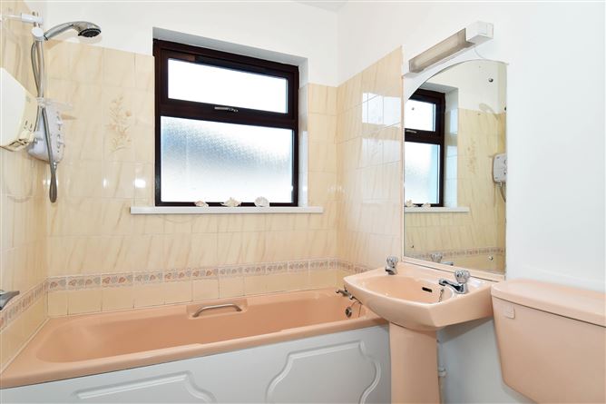 86 Knocknacarra Park, Knocknacarra, Galway