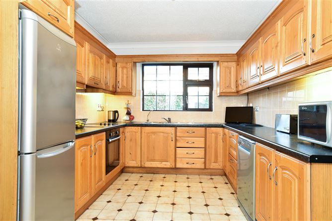 86 Knocknacarra Park, Knocknacarra, Galway