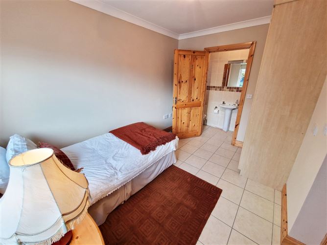 34 The Hawthorns, Limerick Road, Ennis, Co. Clare
