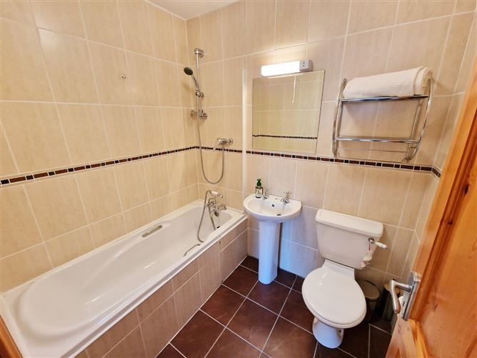 34 The Hawthorns, Limerick Road, Ennis, Co. Clare