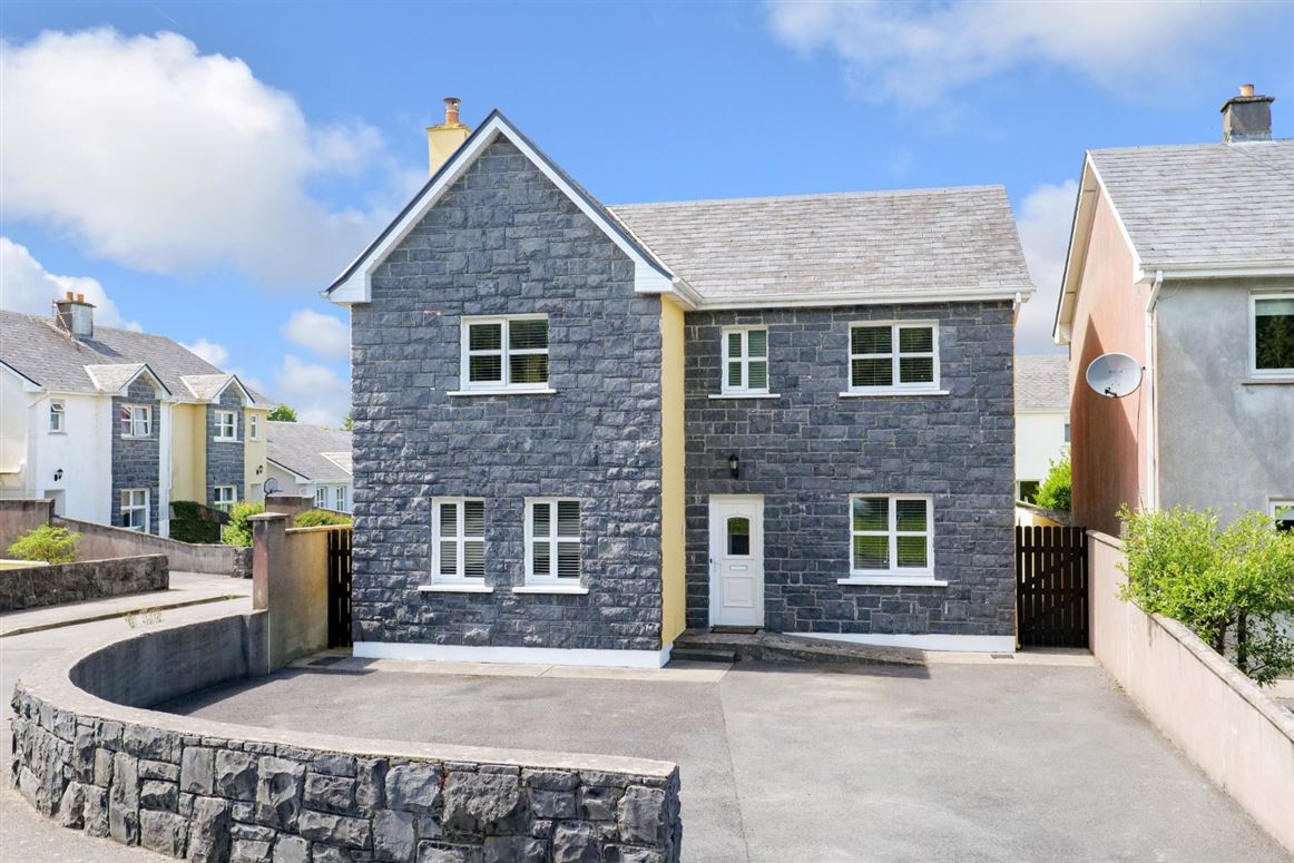 76 Creig Na Coille, Station Road, Oughterard, Co. Galway