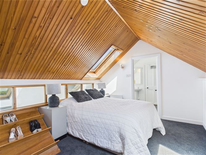 1 Talbot Place , Tramore, Waterford