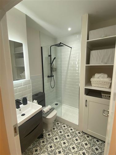 https://photos-a.propertyimages.ie/media/5/1/0/4949015/6de1b025-dd7c-426f-895f-901cb998c1a7_l.jpg
