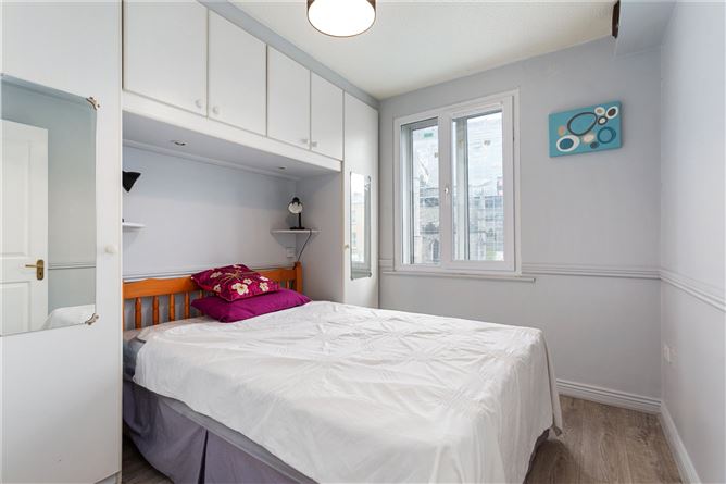 6 Dawson House, Deans Court, Patrick Street, Dublin 8