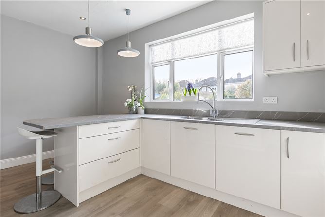 6 Springfield Drive, Templeogue, Dublin 6W