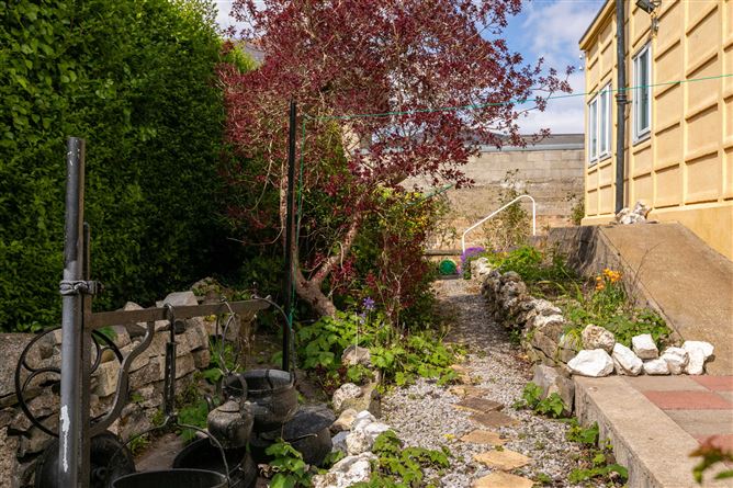 10 Riversdale Avenue , Terenure, Dublin 6