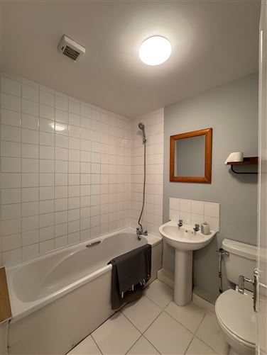 Poppintree Parade , Ballymun,   Dublin 11, D11RX84