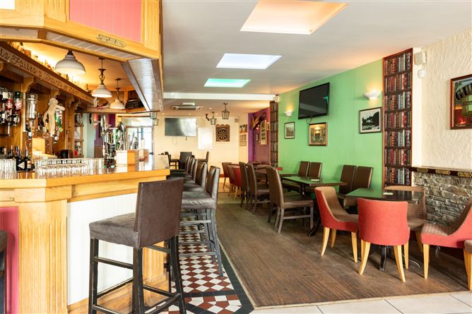 O'Brien's Bar, South Square, Rosscarbery, West Cork