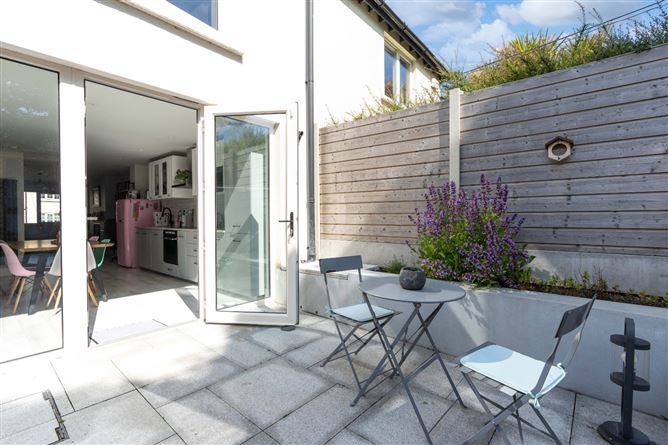28 Congress Gardens, Glasthule, County Dublin