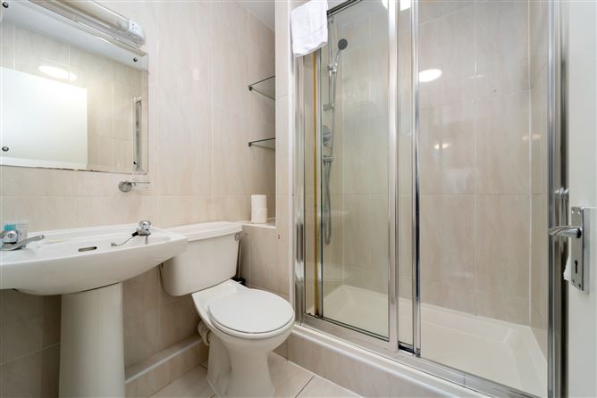 Apartment 181, THE GEORGE, Charlotte Quay, Grand Canal Dk, Dublin 4