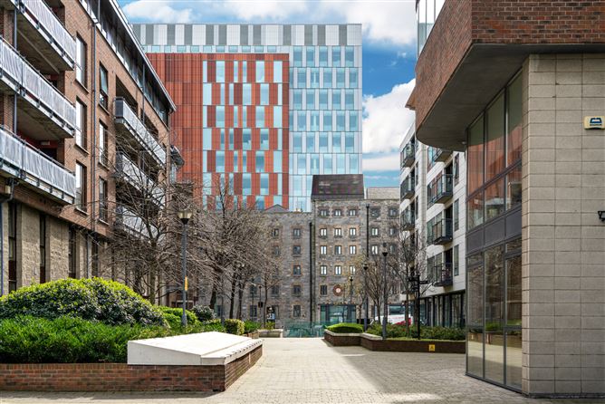 Apartment 181, THE GEORGE, Charlotte Quay, Grand Canal Dk, Dublin 4