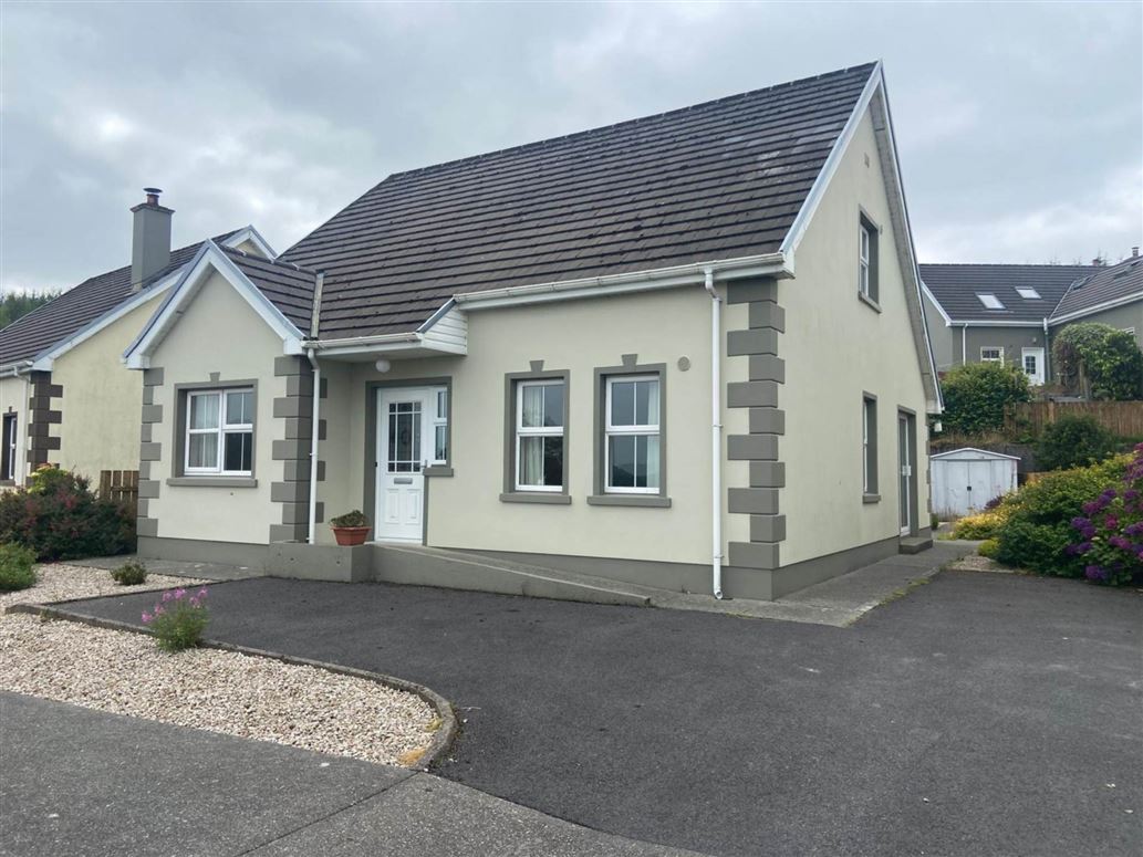 8 The Pines, Churchill, Letterkenny, County Donegal