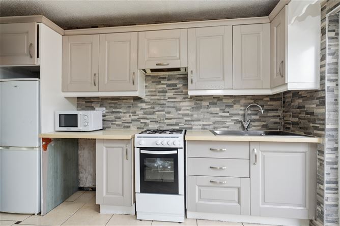 Photo 12 of 27 — 106 Thomond Road, Ballyfermot, Dublin 10