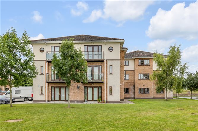 Main image for 34 The Crescent, Moyglare Hall, Maynooth, Kildare