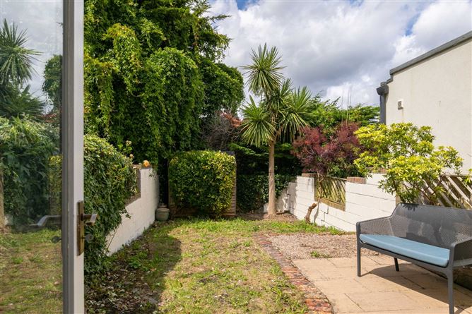 19 Brooklawn Avenue, Newtownpark Avenue, Blackrock, Co. Dublin
