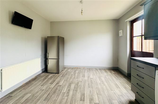 82 Cois Abhann, Caherweesheen, Tralee, Kerry