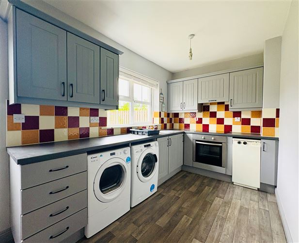 82 Cois Abhann, Caherweesheen, Tralee, Kerry