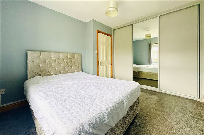 82 Cois Abhann, Caherweesheen, Tralee, Kerry