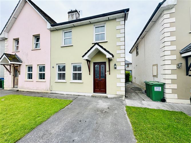 82 Cois Abhann, Caherweesheen, Tralee, Kerry