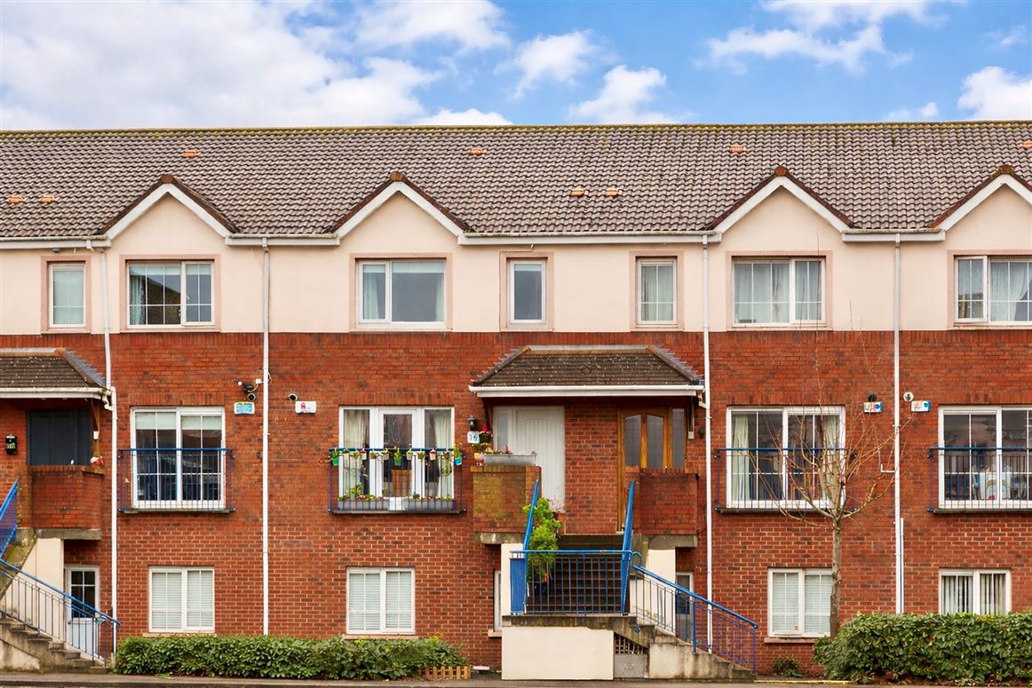 16 Larkfield Square, Lucan, Co. Dublin